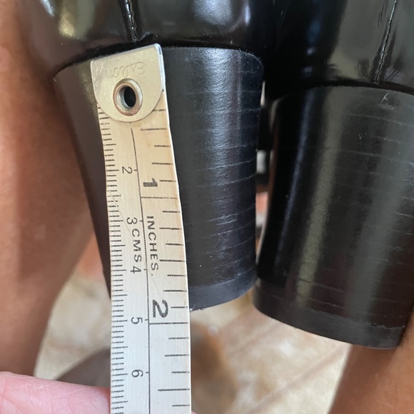 STUART WEITZMAN BLACK SANDALS SZ 7.5 M, 2 inch heels - Picture 8 of 12